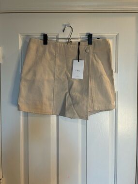 VICI Cream Tailored Skort with Button Detail